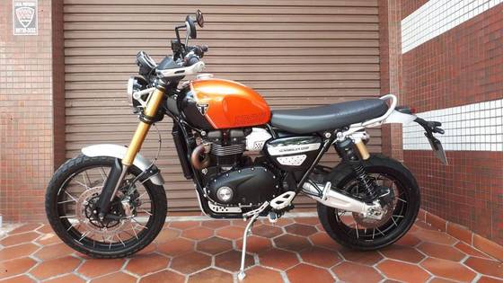 TRIUMPH SCRAMBLER 1200 XE TRIUMPH SCRAMBLER 1200 XE